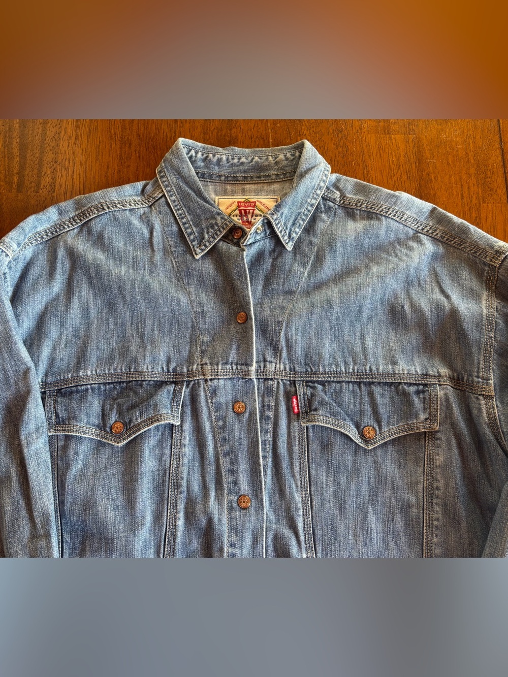 Levi’s Women’s 100% Cotton Oversized Button Down Shirt Size M/L - Picture 2 of 6
